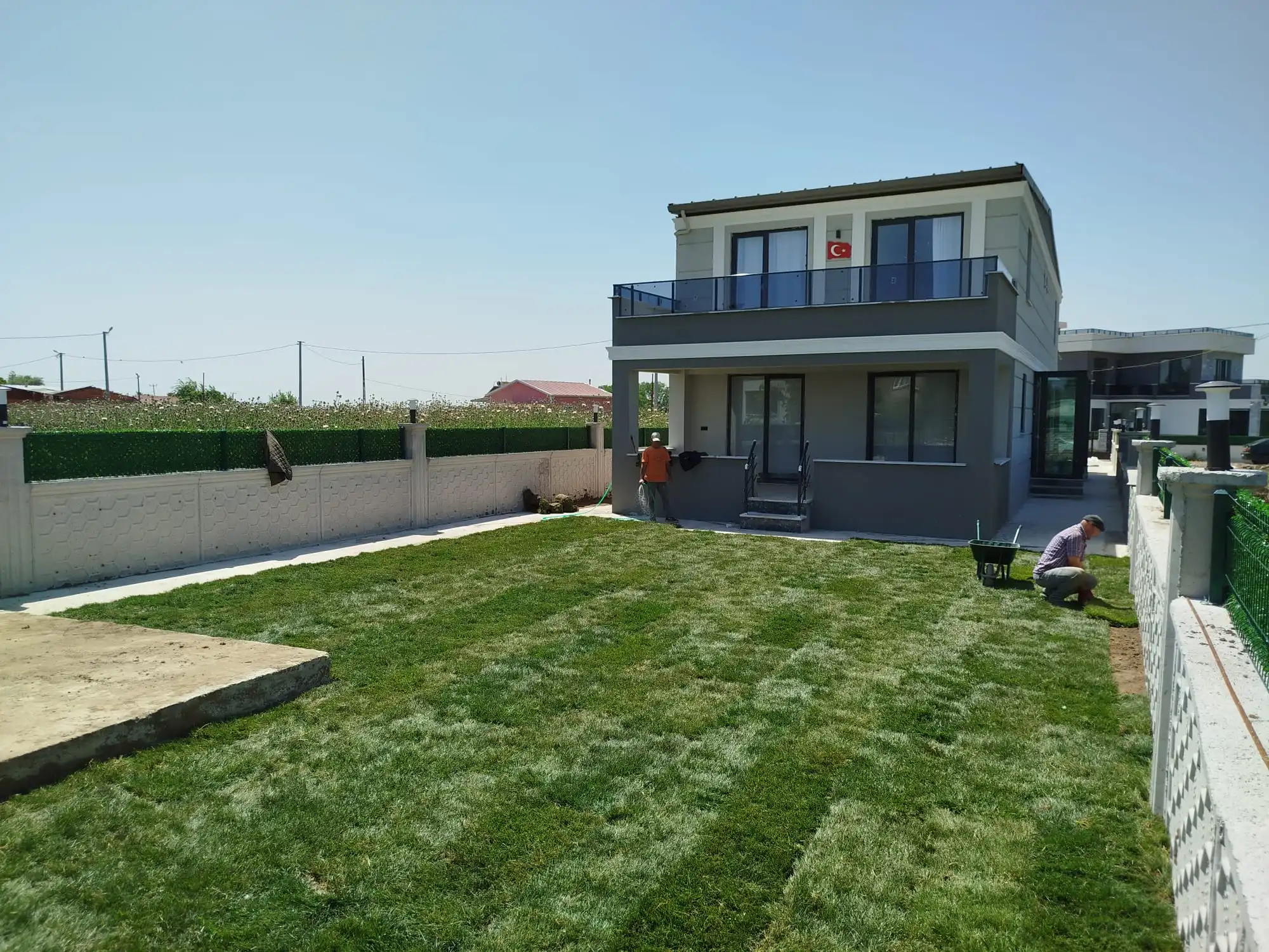 Karacabey çim döşeme uygulaması görsel 1